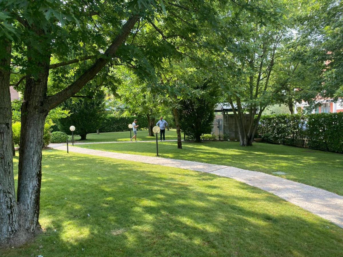 La Lanterna - Appartamenti In Residence Con Piscina Ντεζεντσάνο ντελ Γκάρντα Εξωτερικό φωτογραφία